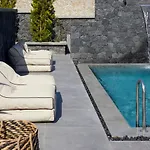 Epicenter Luxury 아파트호텔 4*