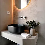 Epicenter Luxury 아파트호텔