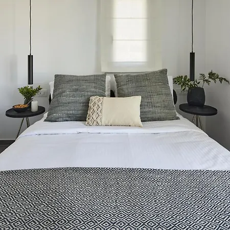 Epicenter Luxury Aparthotel Mesariá