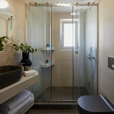 Epicenter Luxury Aparthotel Mesariá