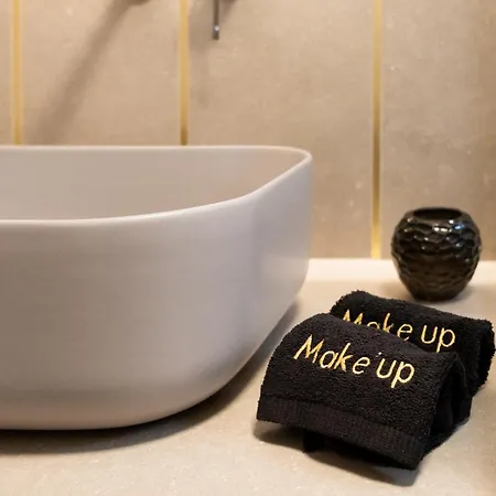 Epicenter Luxury Aparthotel Mesariá