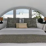 Epicenter Luxury Lägenhetshotell Mesaria
