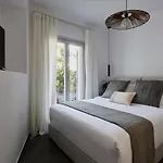 Epicenter Luxury Lägenhetshotell 4*