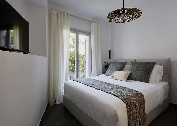 Epicenter Luxury מלון דירות 4*